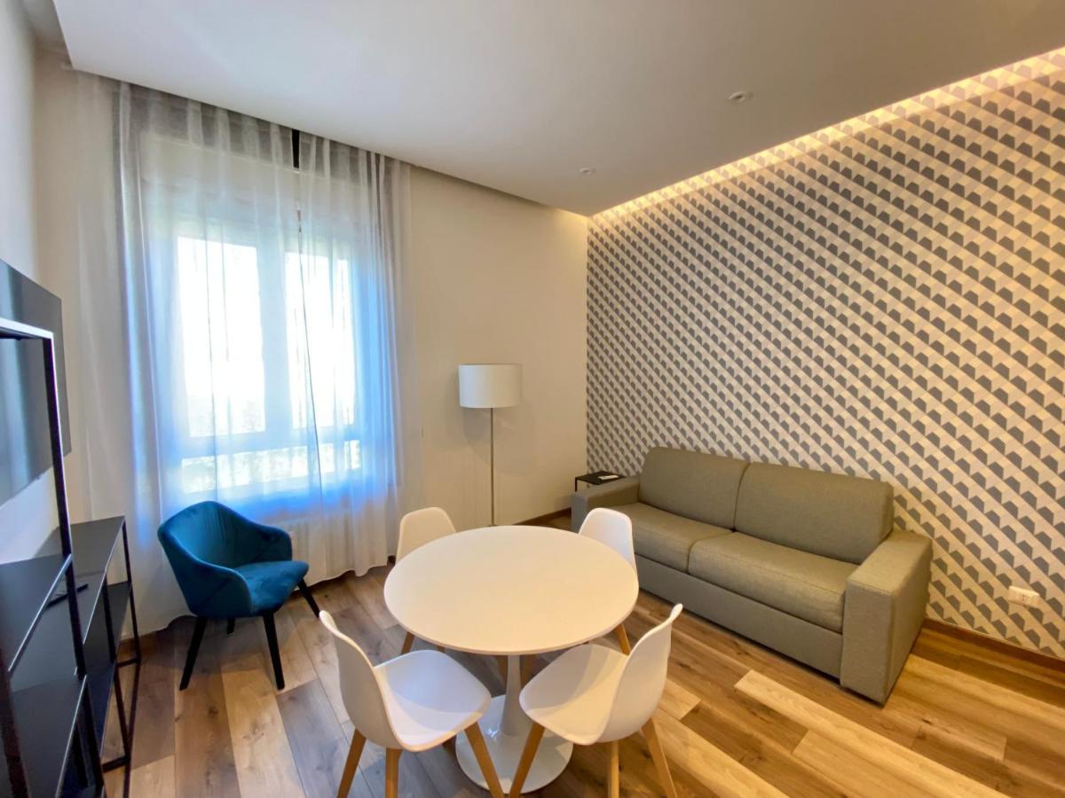 Suite Boutique Moscova Milán Exterior foto